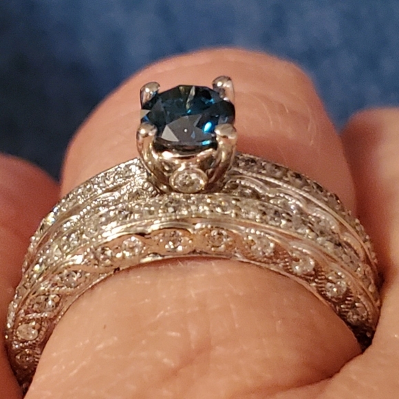 Wedding ring set - Picture 2 of 11